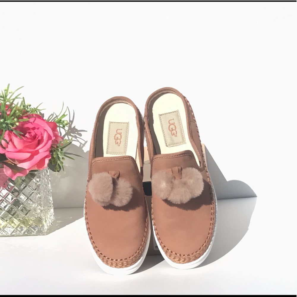 UGG puff slip On shoe